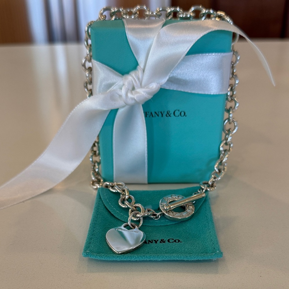 Tiffany & Co. Heart Tag Toggle Neclace - Picture 2 of 4